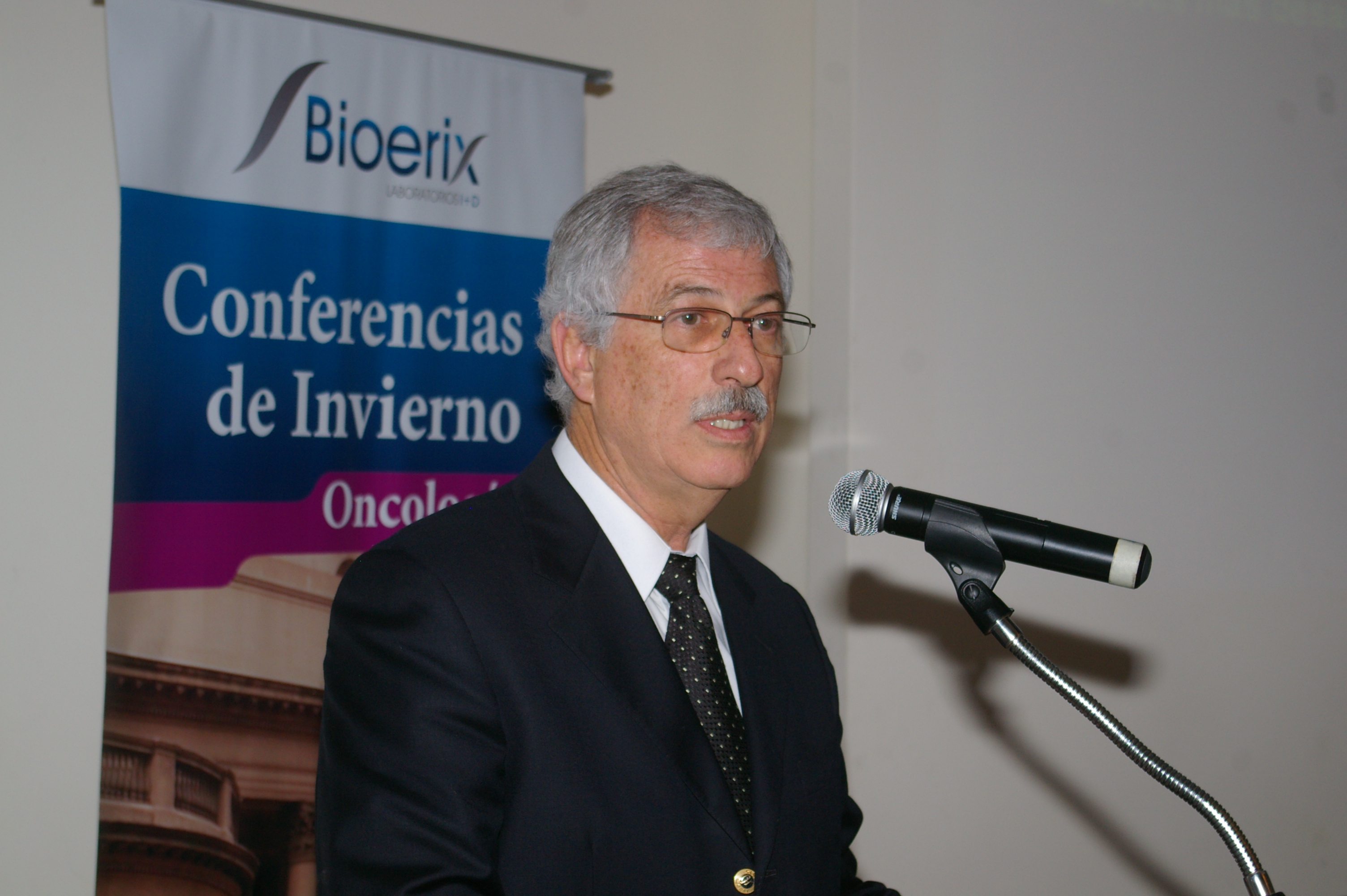 </p>
<h2><b>Dr. Guillermo Rodríguez</b></h2>
<p>